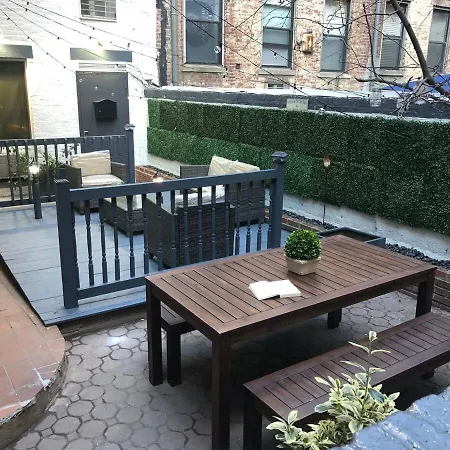 26-4A New Studio Prime 20'S W D Shared Courtyard